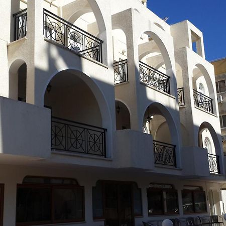 Pasianna Hotel Apartments Ларнака Экстерьер фото