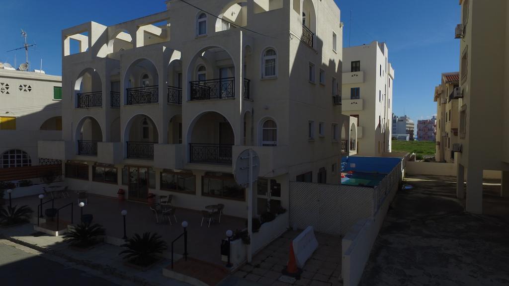Pasianna Hotel Apartments Ларнака Экстерьер фото