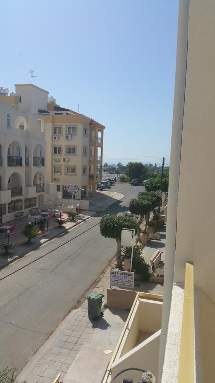 Pasianna Hotel Apartments Ларнака Экстерьер фото