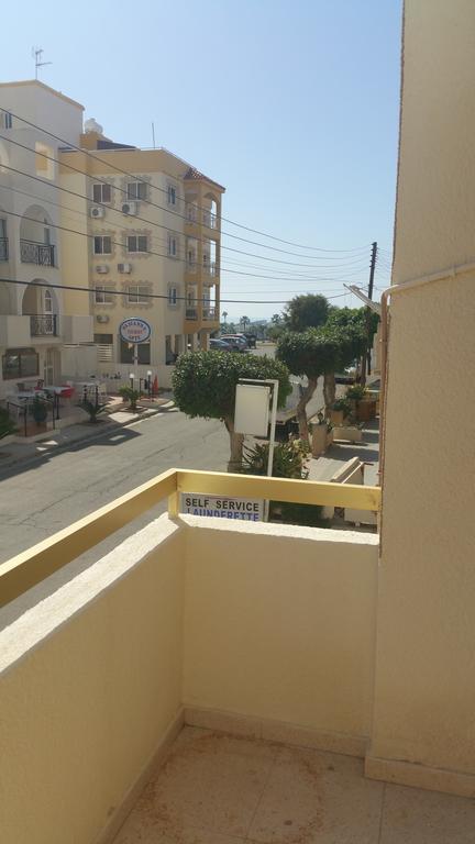 Pasianna Hotel Apartments Ларнака Экстерьер фото