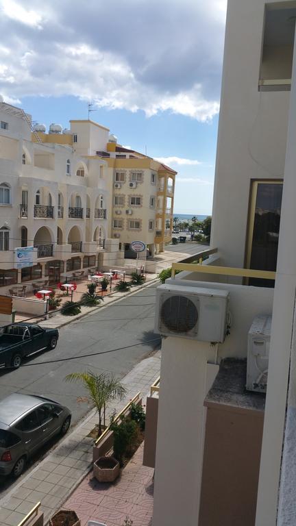 Pasianna Hotel Apartments Ларнака Экстерьер фото