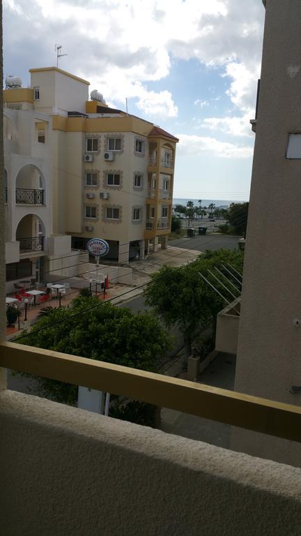 Pasianna Hotel Apartments Ларнака Экстерьер фото